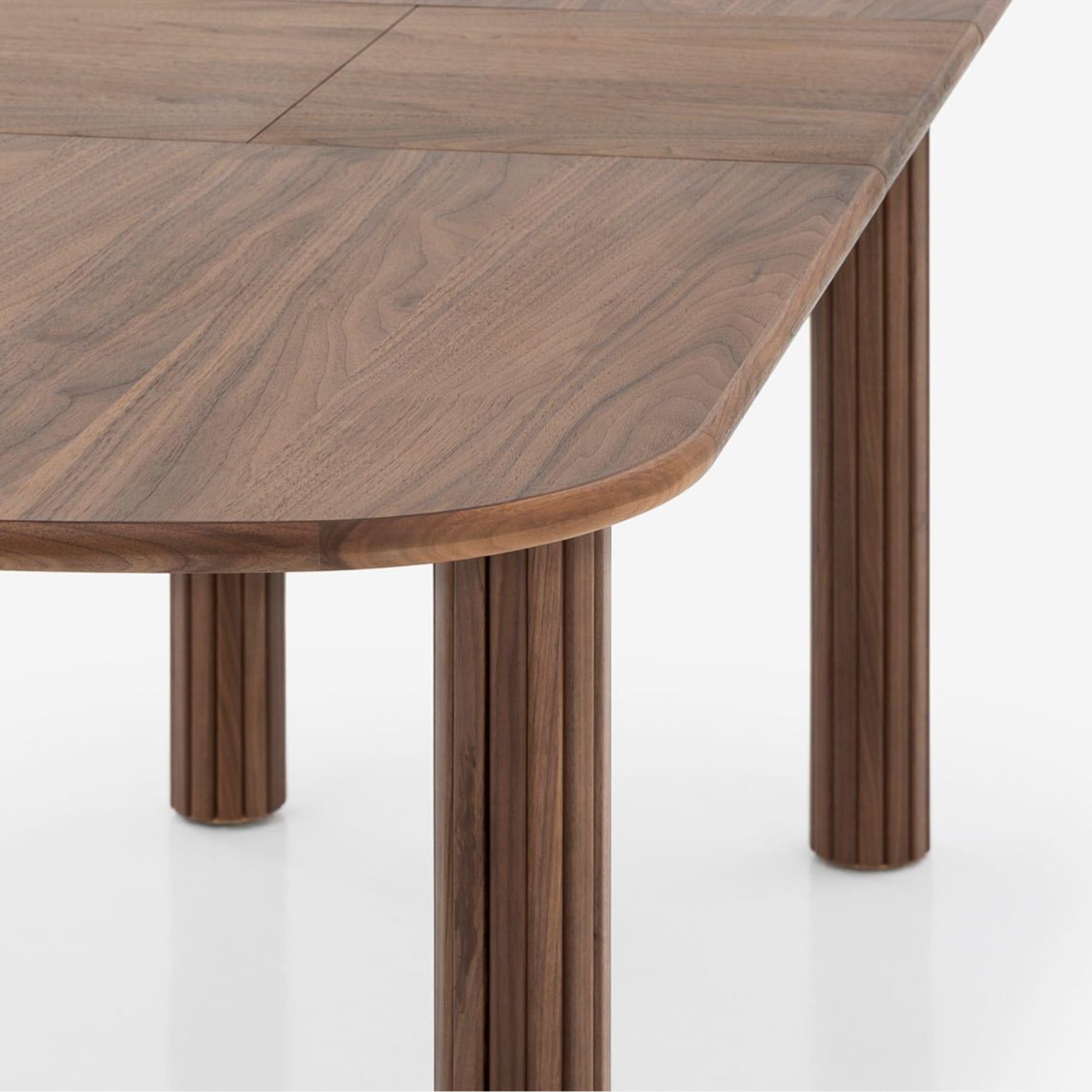 Ipanema Extendable Dining Table - Walnut Detail Photo
