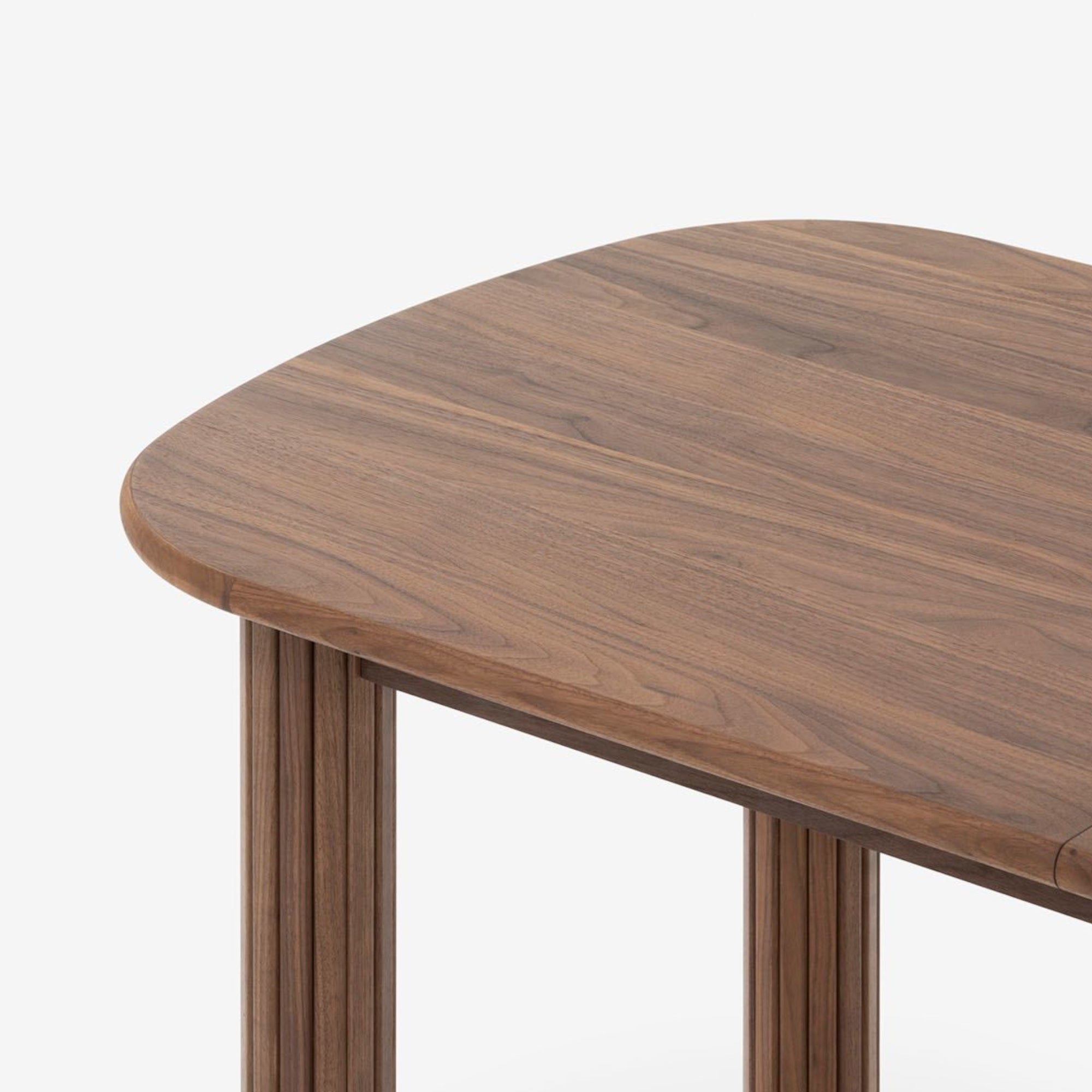 Ipanema Extendable Dining Table - Walnut Detail Photo