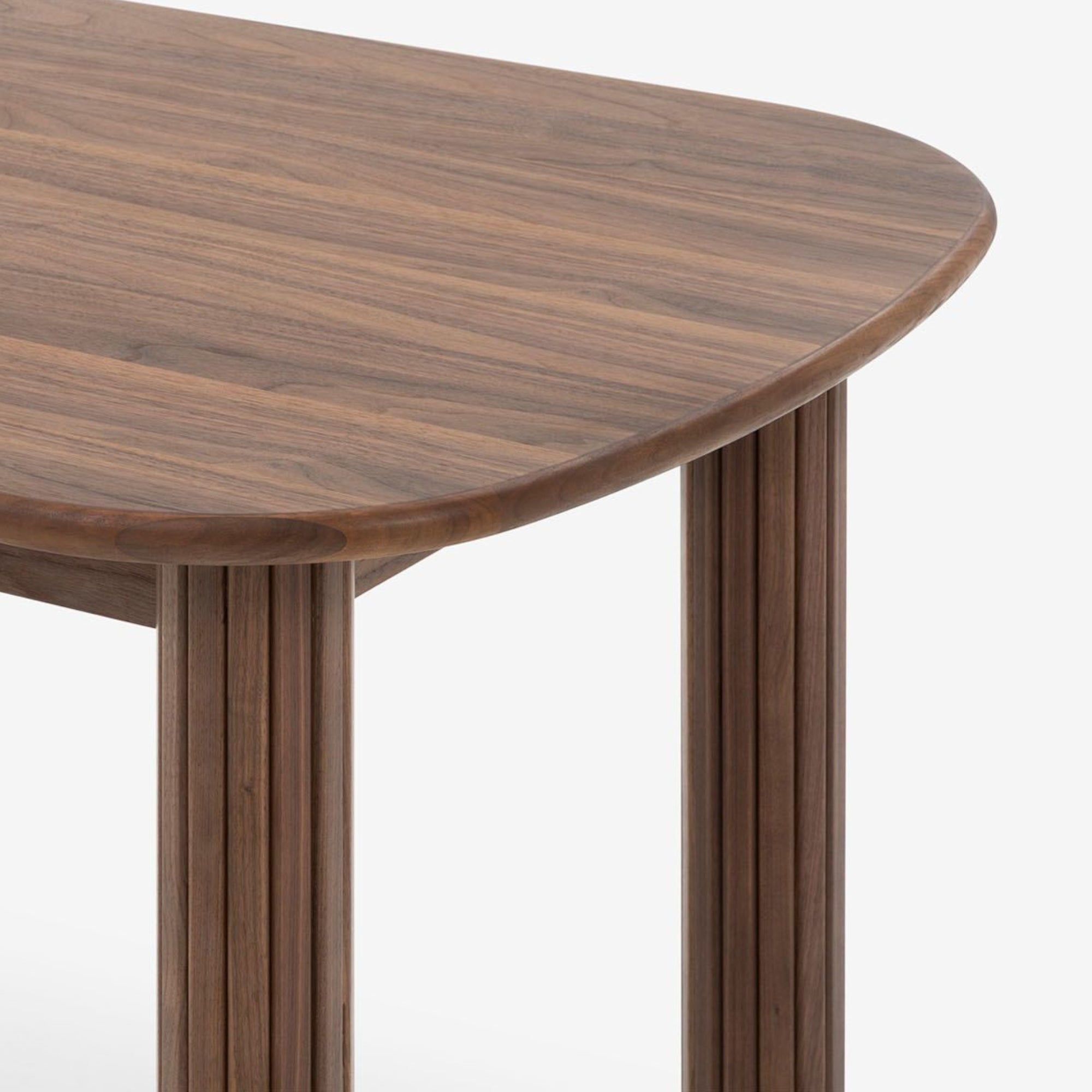 Ipanema Extendable Dining Table - Walnut Detail Photo
