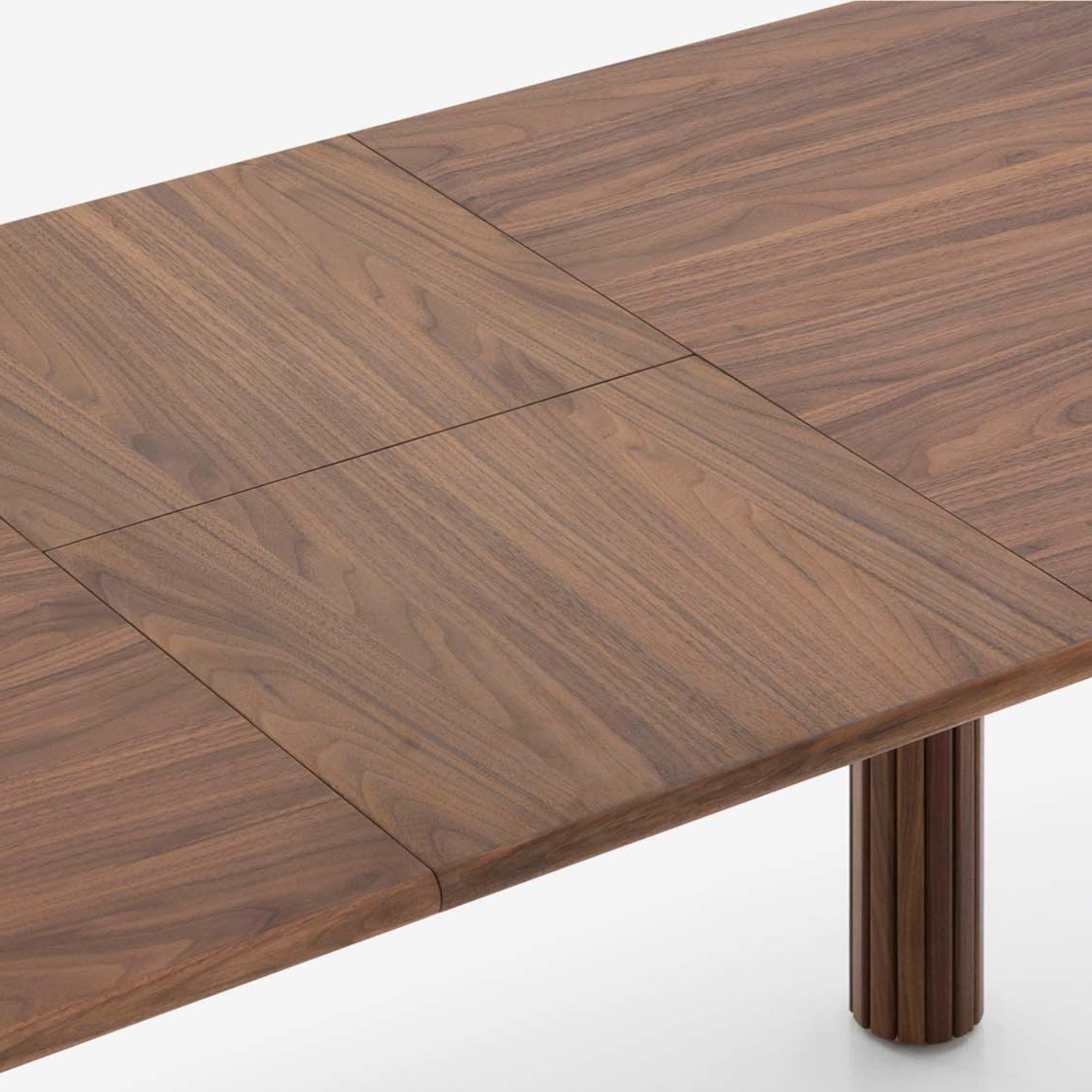 Ipanema Extendable Dining Table - Walnut Detail Photo
