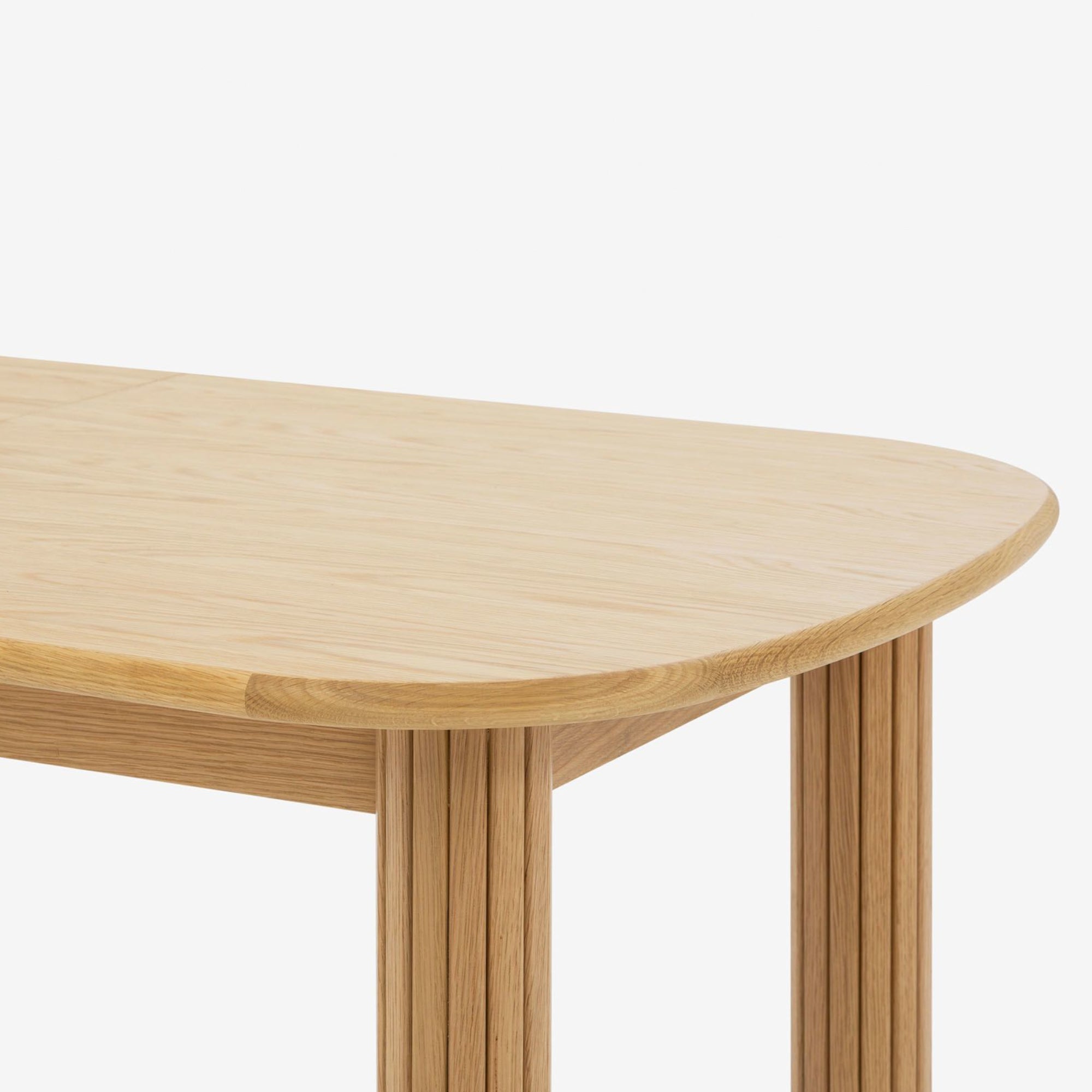 Havana Extendable Dining Table - Oak Detail Photo