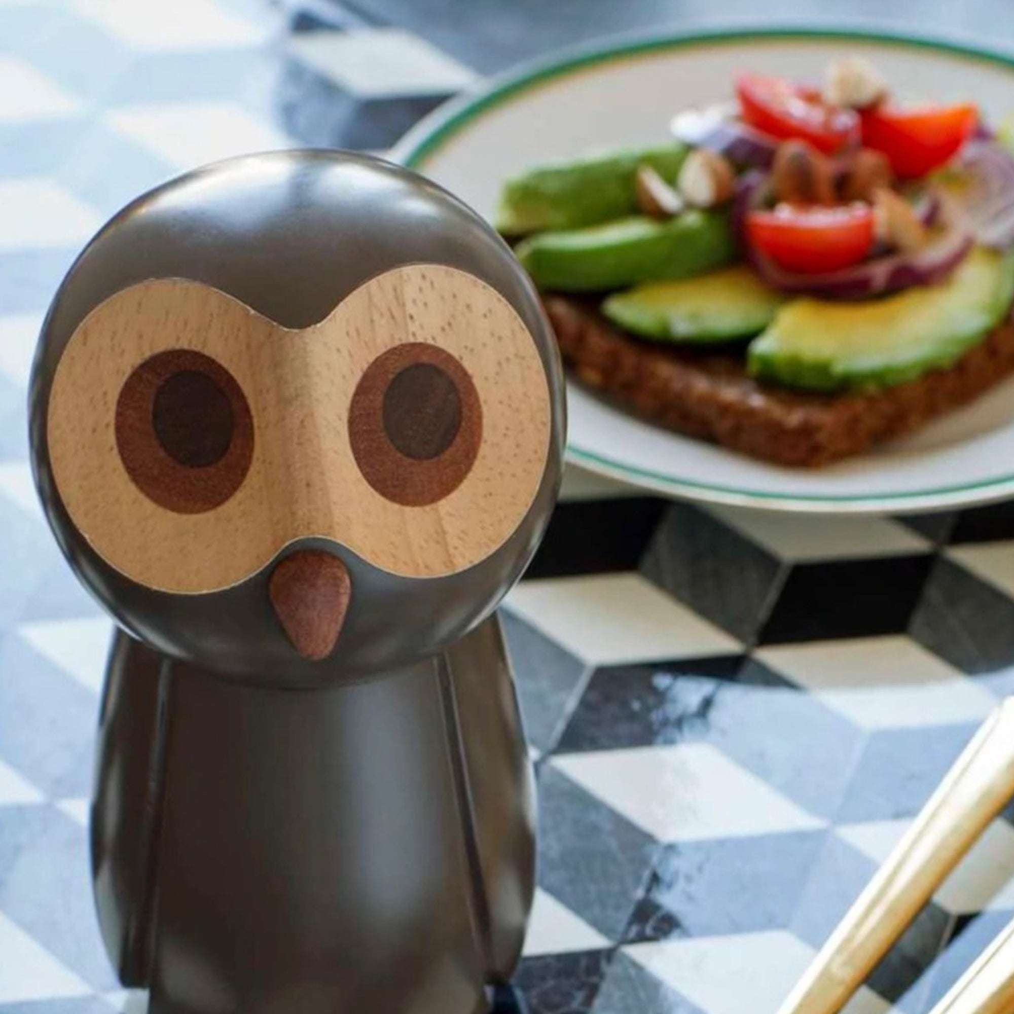 The Pepper Owl - Pepper Grinder Lifestyle Photot